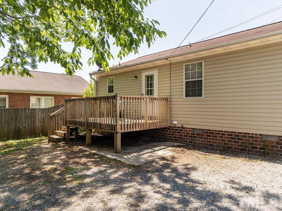 402 Davis St, Burlington, NC 27215 Raleigh Realty