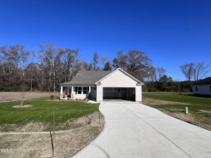 301 Sandcastle Ln Four Oaks, NC 27524