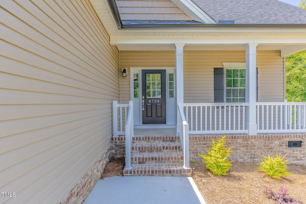 4724 Lord James Pl Liberty, NC 27298