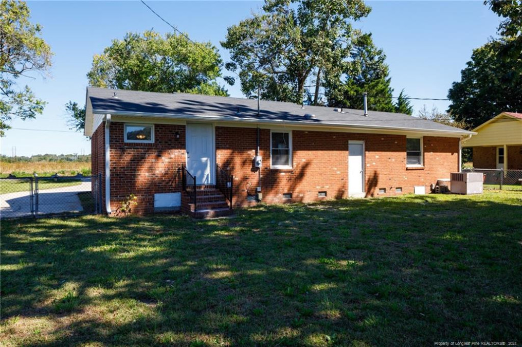 1211 Stewartsville Rd Laurinburg, NC 28352