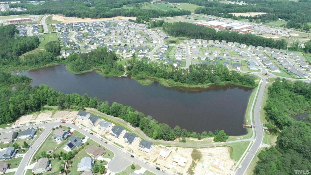 559 Glenville Lake Dr Fuquay Varina, NC 27526