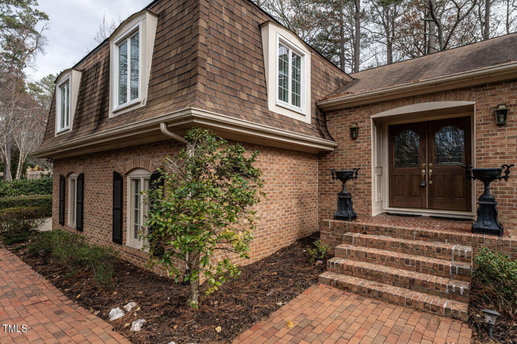 609 Queensferry Rd, Cary, NC 27511 Raleigh Realty