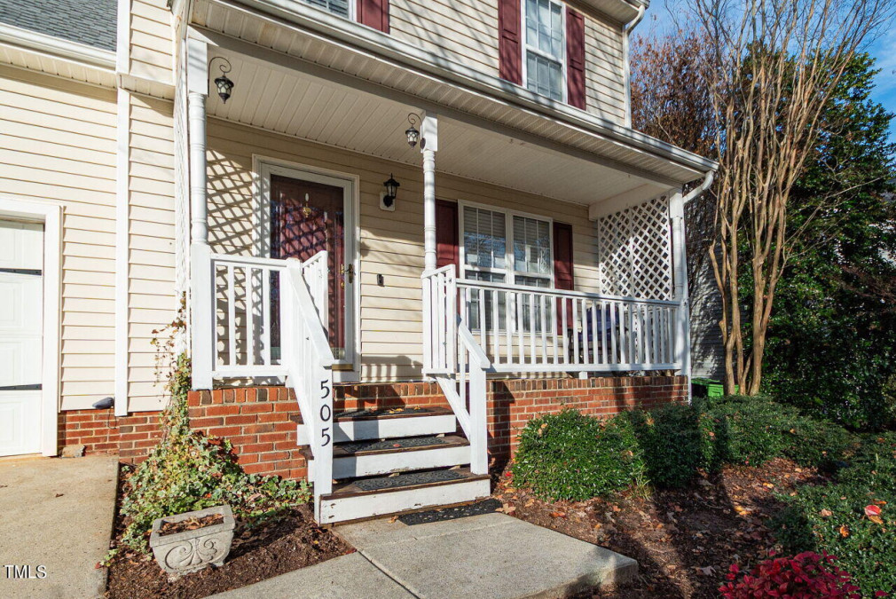 505 Arbor Creek Dr, Holly Springs, NC 27540 Raleigh Realty