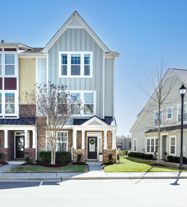 556 Balsam Fir Dr Cary, NC 27519