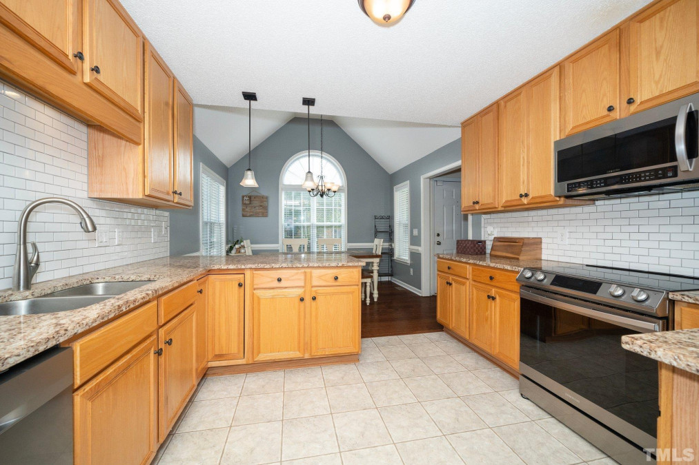 1904 Middle Ridge Dr Willow Springs, NC 27592