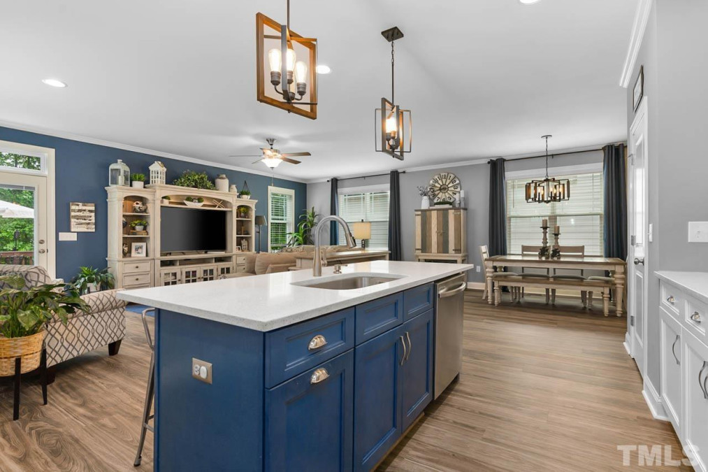 711 Goldenview Acres Ct Apex, NC 27502