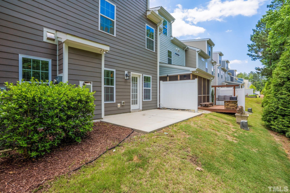 2720 Masonboro Ferry Dr Apex, NC 27502