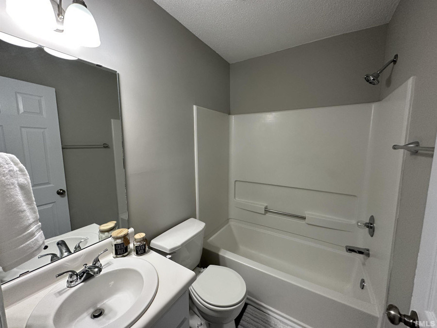 208 Mayfair Ct Clayton, NC 27520