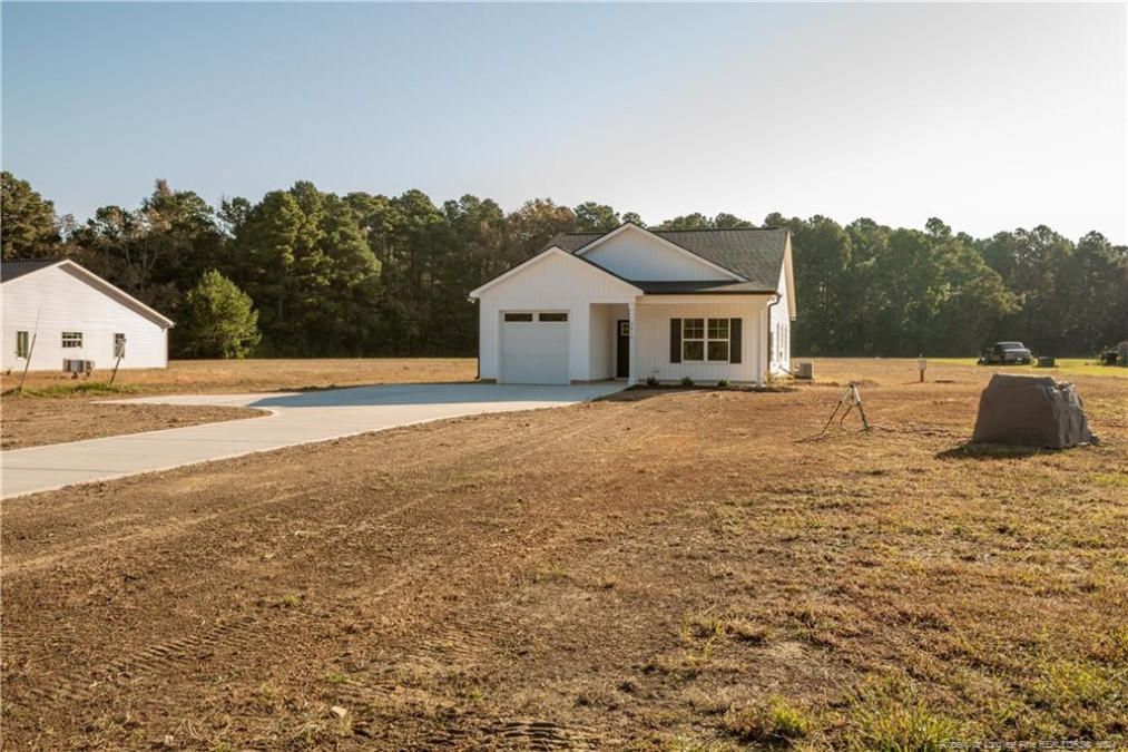 3615 Sivertsen Rd Autryville, NC 28318