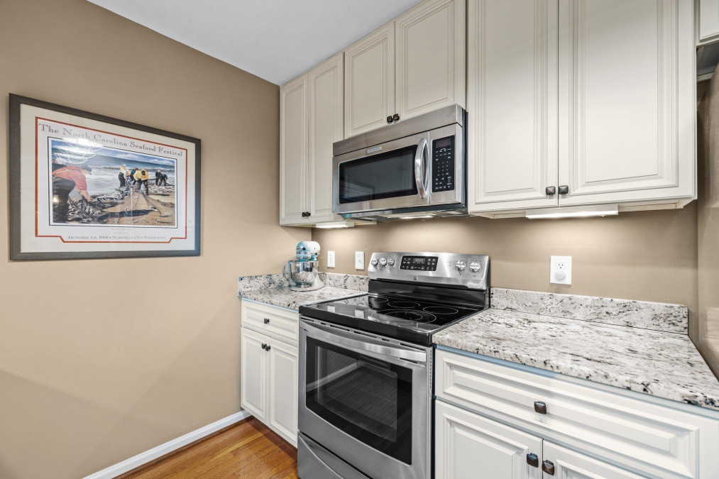 2947 Rue Sans Famille Raleigh, NC 27607