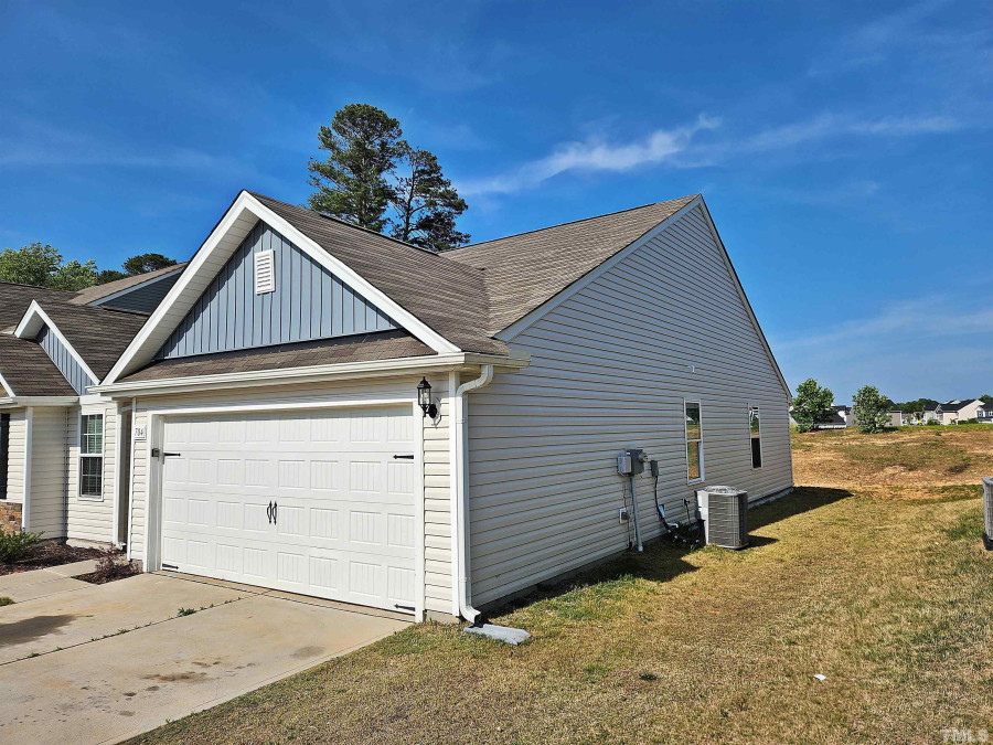 704 Howling Wind Dr Zebulon, NC 27597