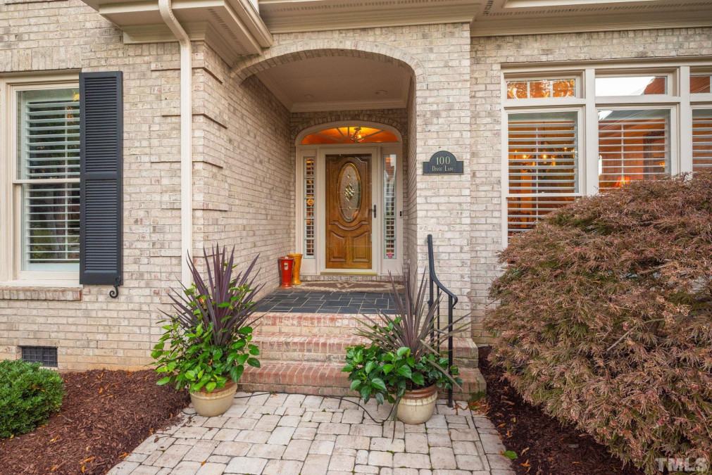 100 Divot Ln Cary, NC 27513