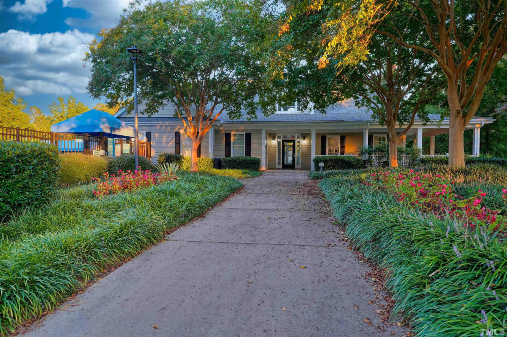 541 Village Loop Dr Apex, NC 27502