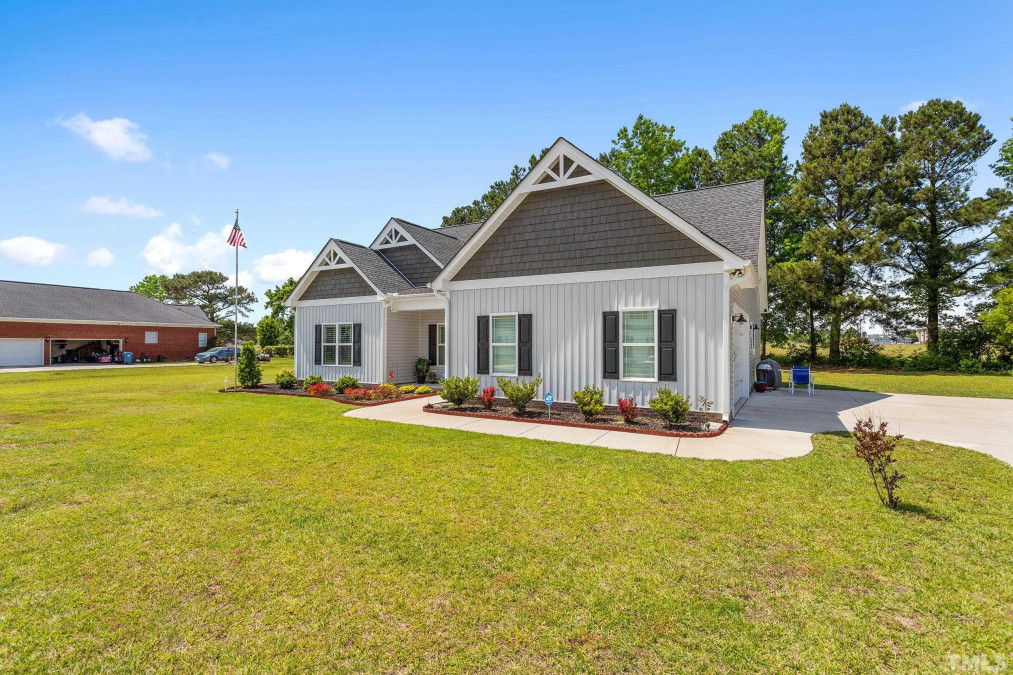 219 Winterlochen Dr Dunn, NC 28334