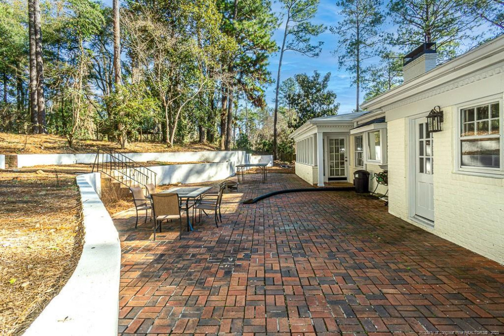 2534 Edgewater Fayetteville, NC 28303