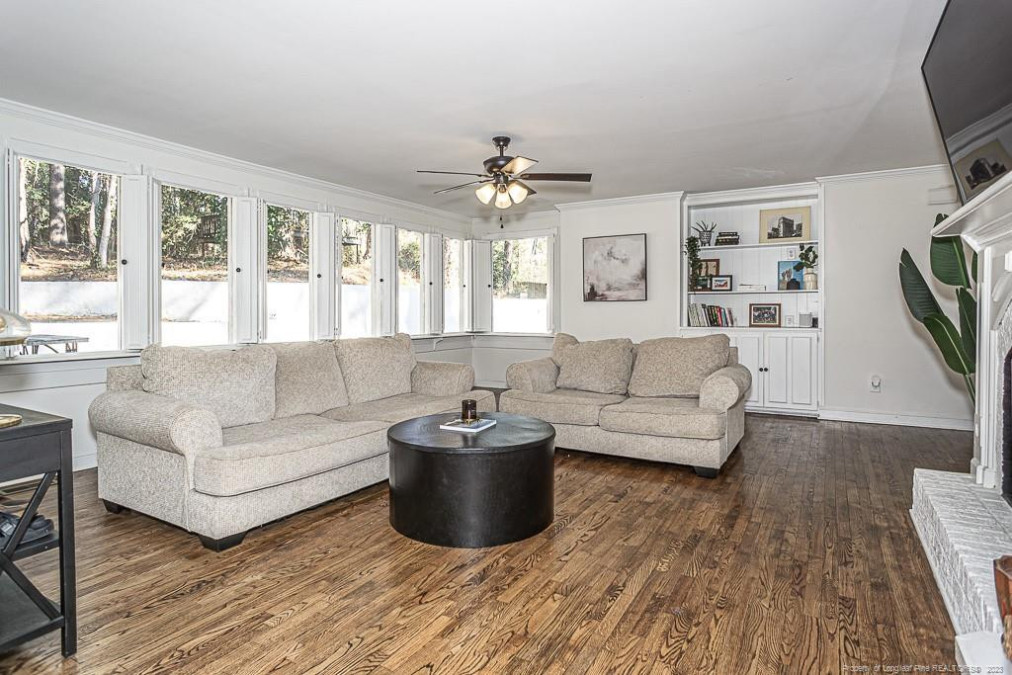 2534 Edgewater Fayetteville, NC 28303
