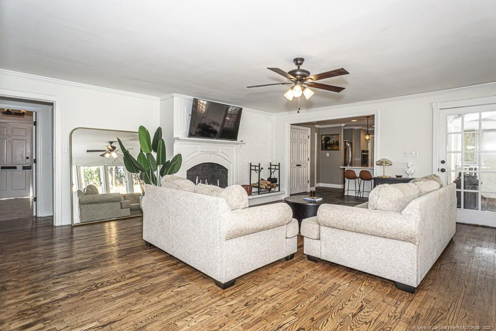2534 Edgewater Fayetteville, NC 28303