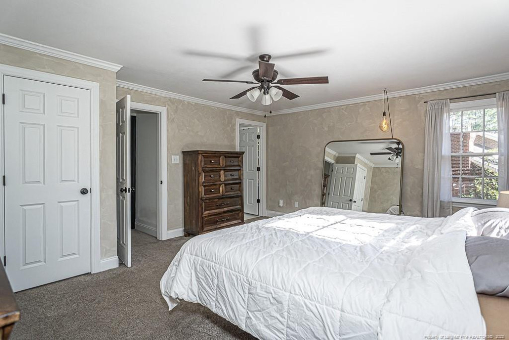 2534 Edgewater Fayetteville, NC 28303