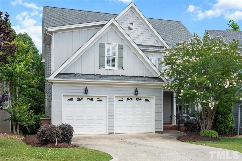 2721 Cameron Pond Dr Cary, NC 27519