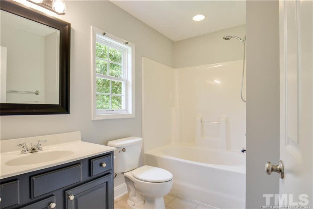 576 Colonial Hills Dr Lillington, NC 27546