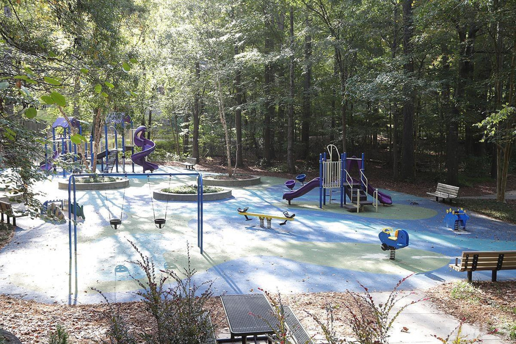 1626 Glengarry Dr Cary, NC 27511
