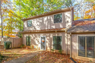 207 Twin Oaks Pl Cary, NC 27511