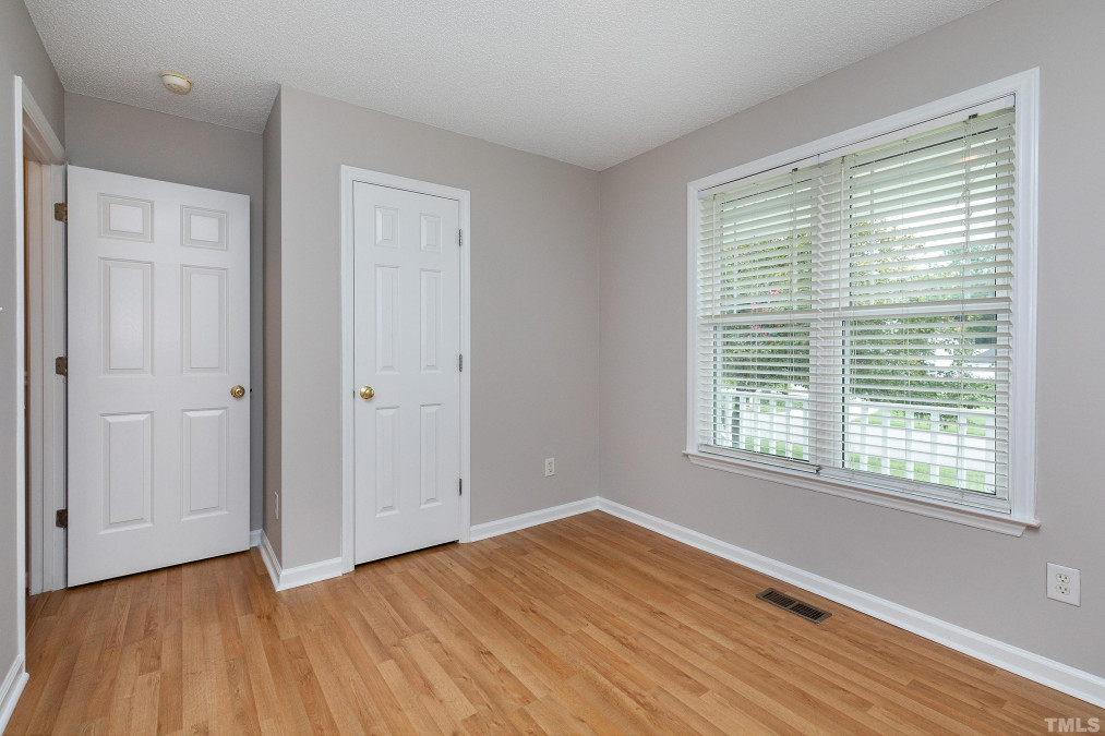 808 Phillips Pointe Dr Fuquay Varina, NC 27526