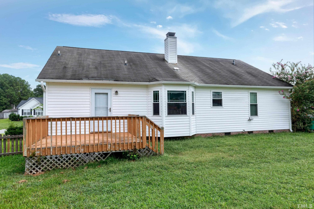 808 Phillips Pointe Dr Fuquay Varina, NC 27526