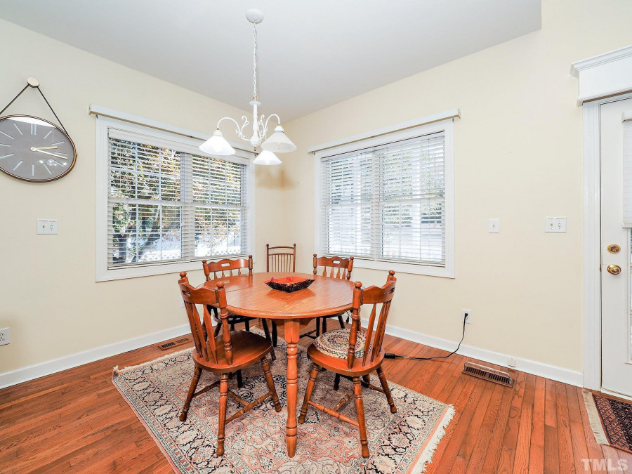 618 Occoneechee Dr Fuquay Varina, NC 27526