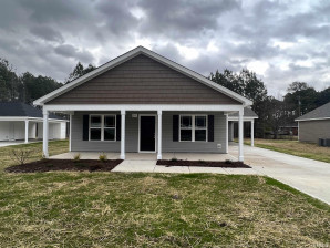 212 Mitchner St Selma, NC 27576