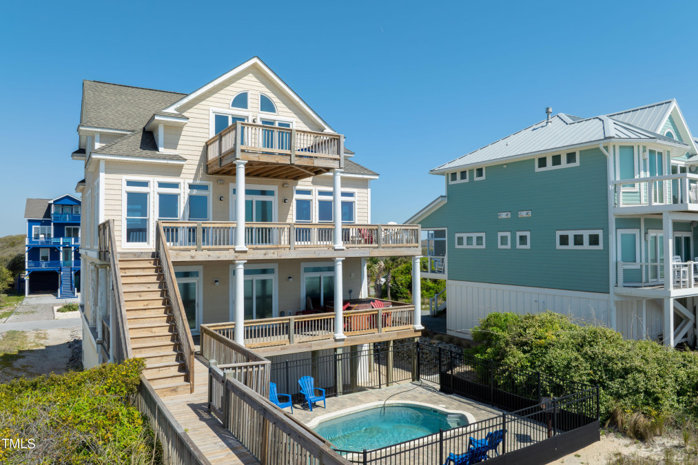 31 Porpoise Pl North Topsail Beach, NC 28460