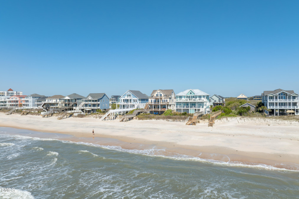 31 Porpoise Pl North Topsail Beach, NC 28460