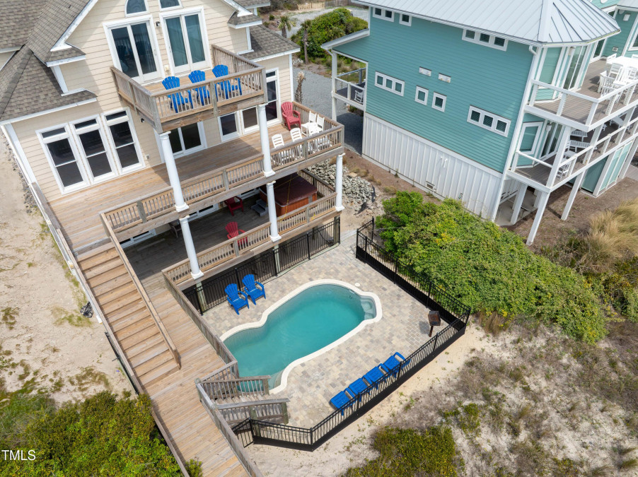 31 Porpoise Pl North Topsail Beach, NC 28460