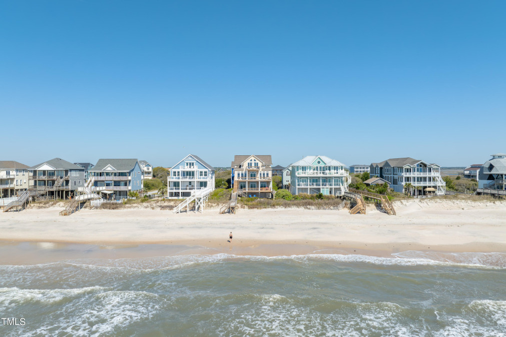 31 Porpoise Pl North Topsail Beach, NC 28460