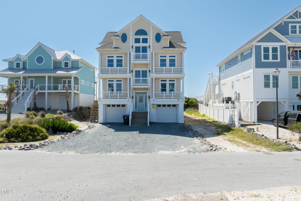 31 Porpoise Pl North Topsail Beach, NC 28460