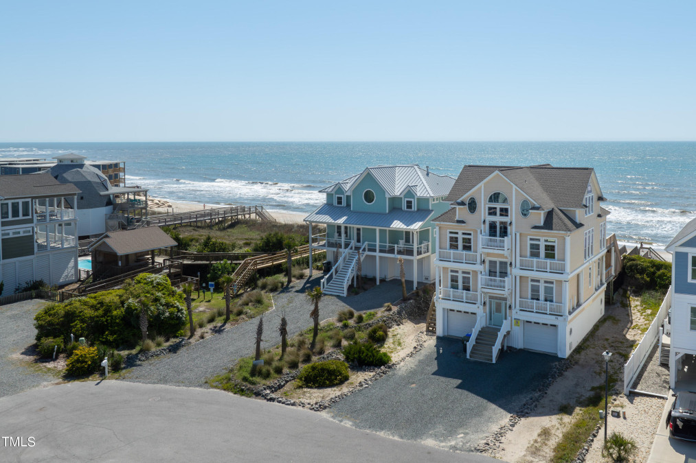 31 Porpoise Pl North Topsail Beach, NC 28460