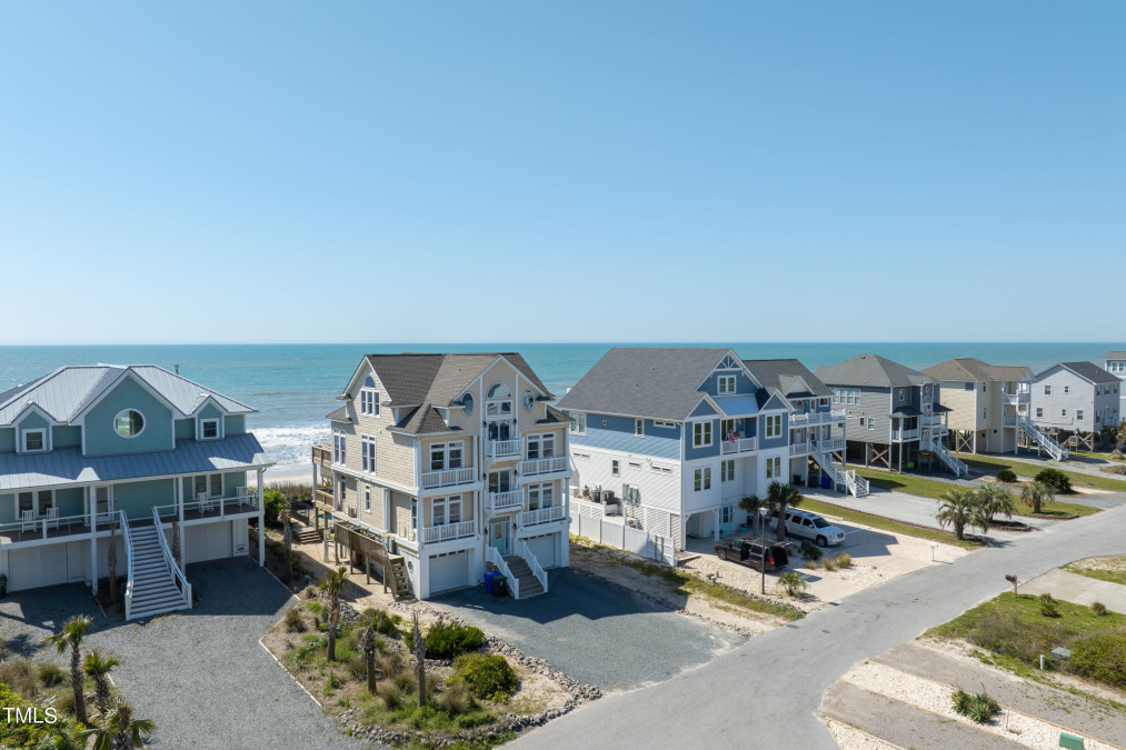 31 Porpoise Pl North Topsail Beach, NC 28460