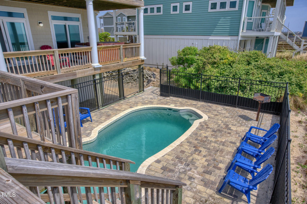 31 Porpoise Pl North Topsail Beach, NC 28460