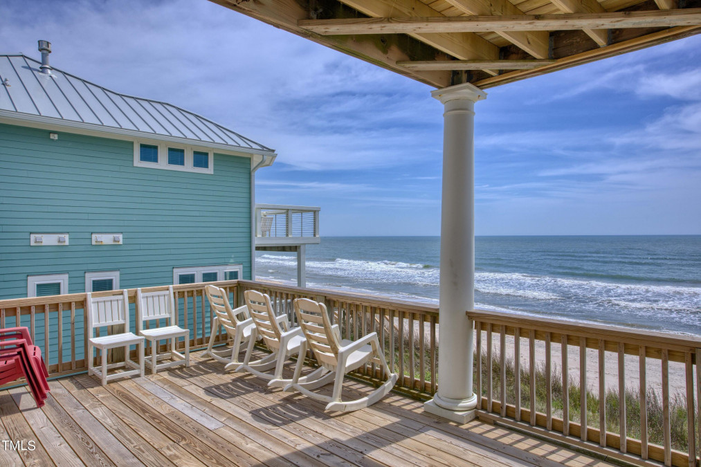 31 Porpoise Pl North Topsail Beach, NC 28460