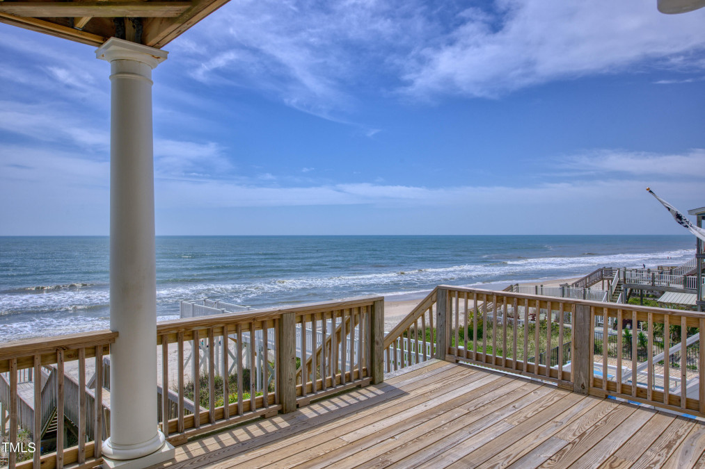 31 Porpoise Pl North Topsail Beach, NC 28460