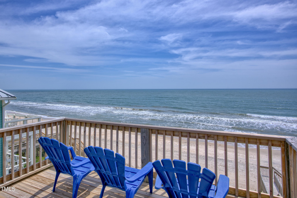 31 Porpoise Pl North Topsail Beach, NC 28460