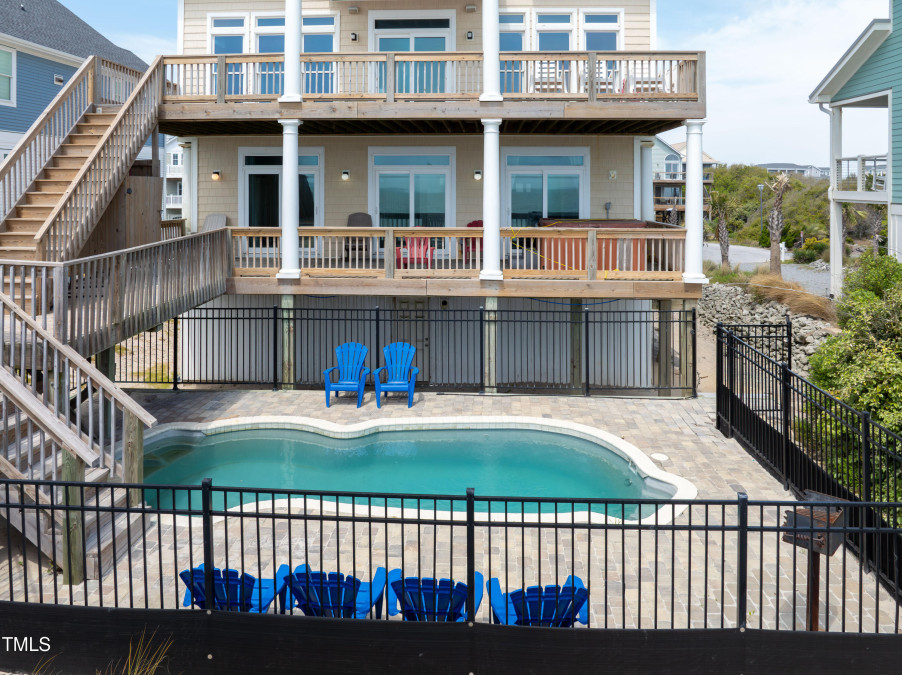 31 Porpoise Pl North Topsail Beach, NC 28460