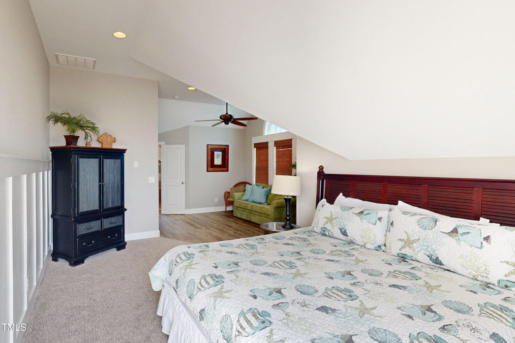 31 Porpoise Pl North Topsail Beach, NC 28460