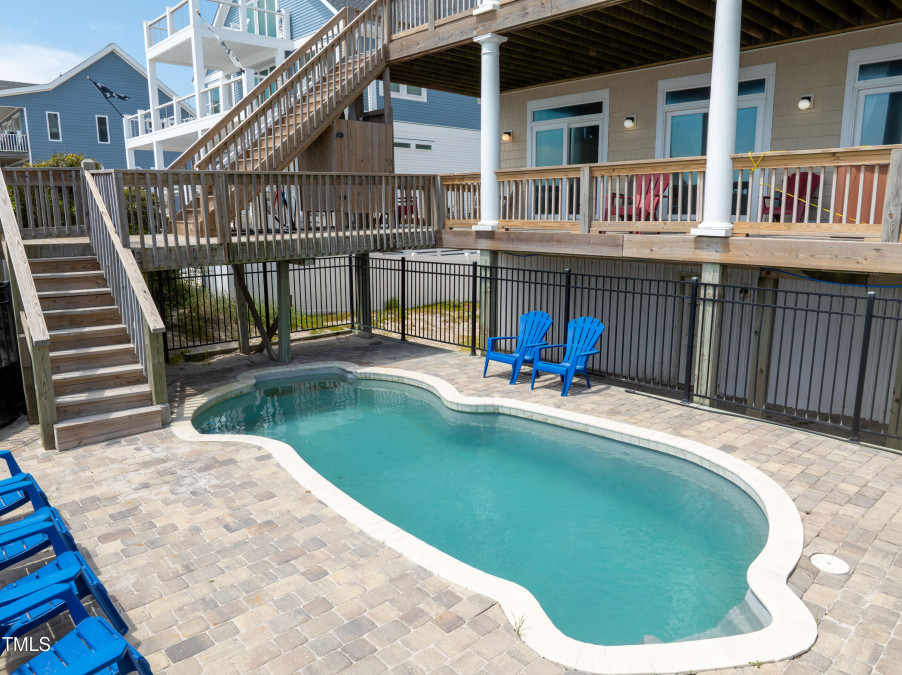 31 Porpoise Pl North Topsail Beach, NC 28460