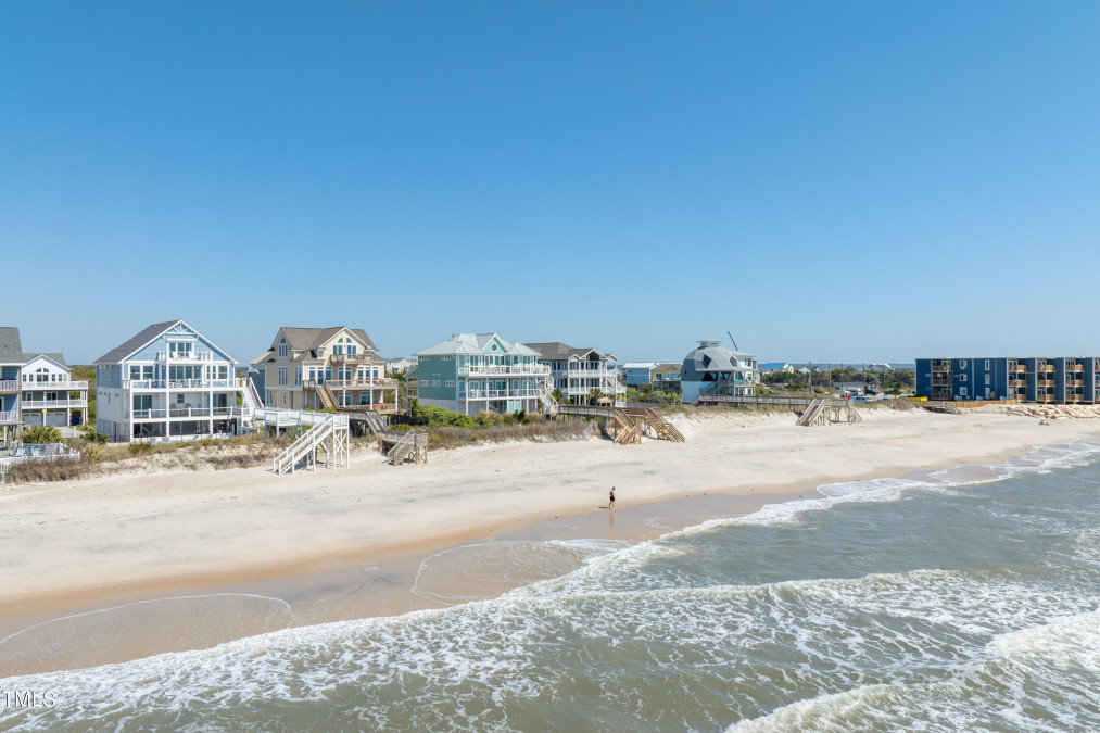 31 Porpoise Pl North Topsail Beach, NC 28460