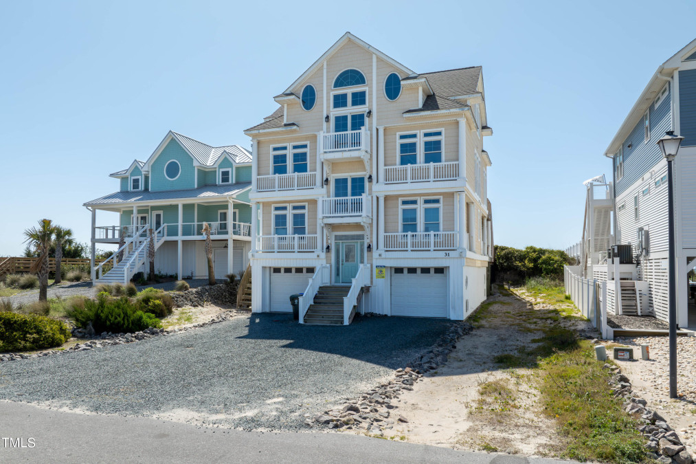 31 Porpoise Pl North Topsail Beach, NC 28460