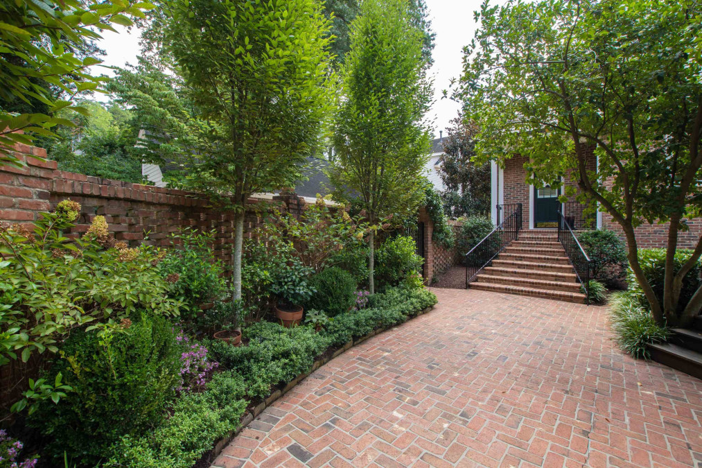 3104 White Oak Rd Raleigh, NC 27609