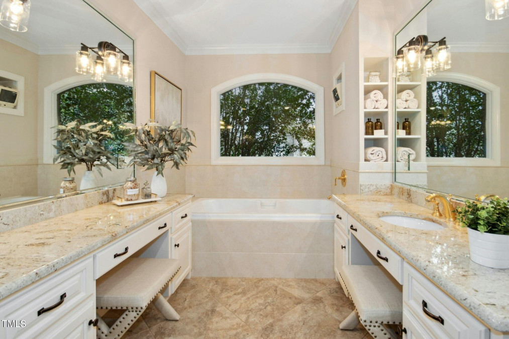 5204 Winter Holly Ct Raleigh, NC 27606