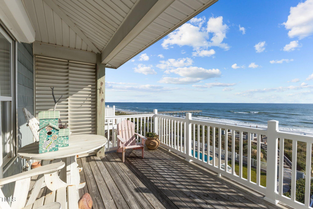 101 Salter Path Rd Pine Knoll Shores, NC 28512