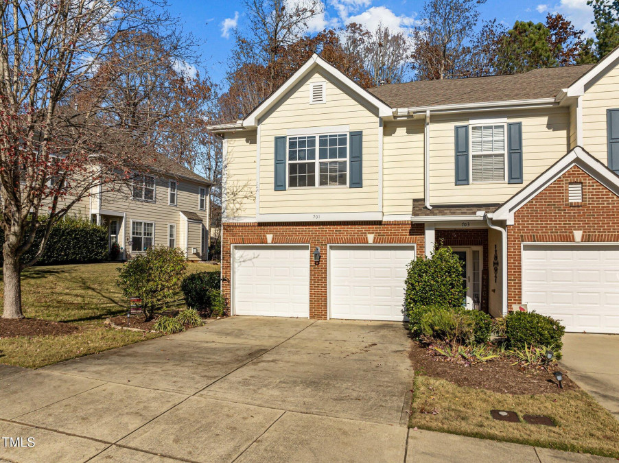 701 Bartlett Cir Hillsborough, NC 27278